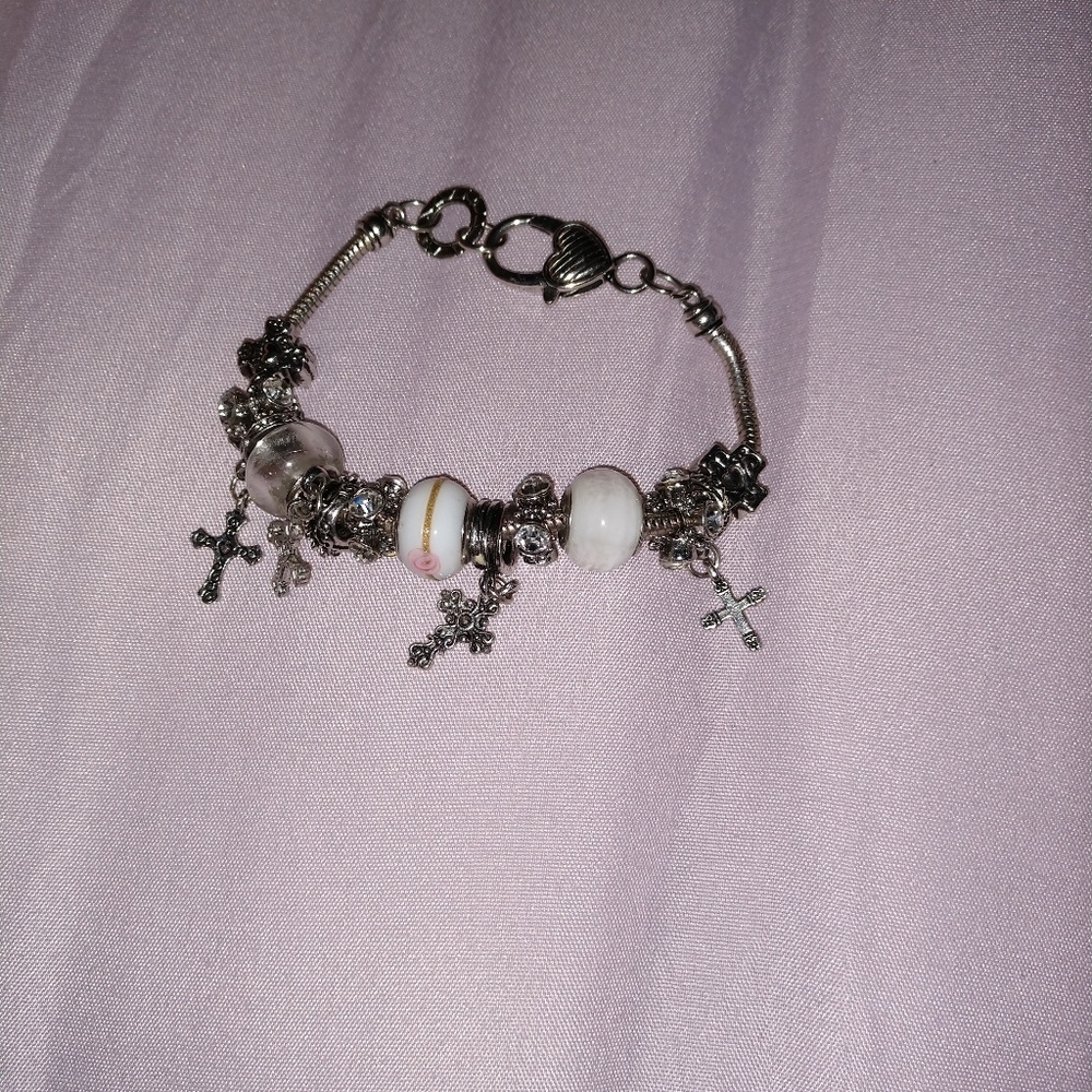 Cross bracelet - Picture 3 of 5